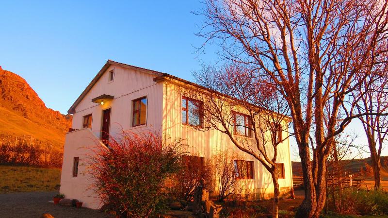 تختخواب و صبحانه Guesthouse Kalfafellsstadur