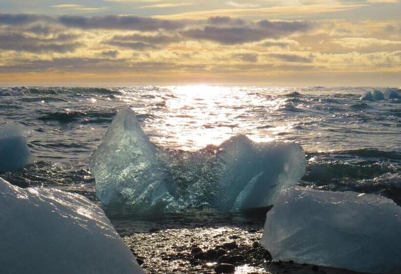 تختخواب و صبحانه Guesthouse Kalfafellsstadur