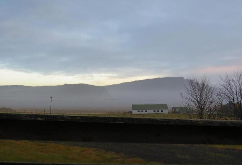 تختخواب و صبحانه Guesthouse Kalfafellsstadur