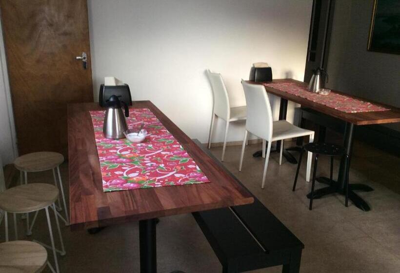 تختخواب و صبحانه Guesthouse Kalfafellsstadur