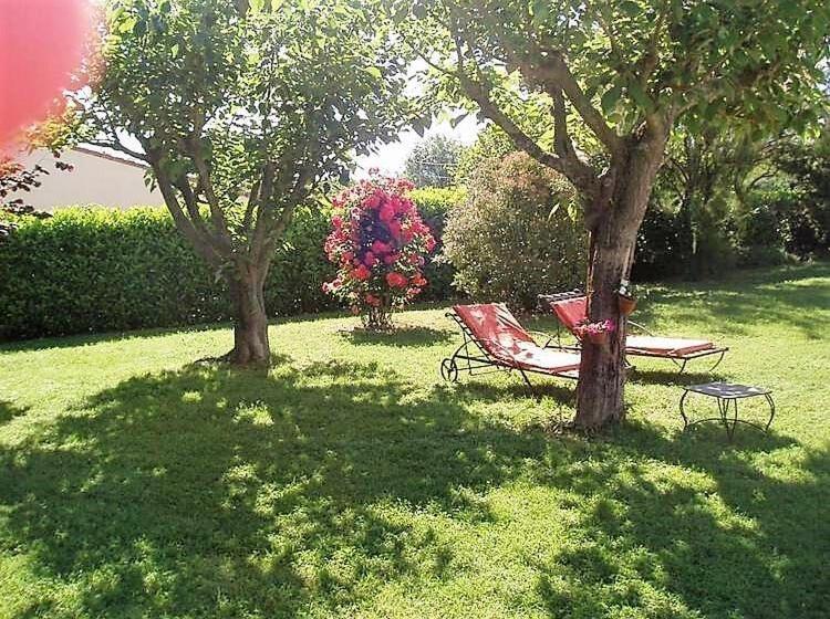 مبيت وإفطار La Farigoule