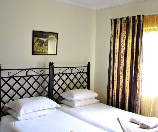 مبيت وإفطار Mount Azimbo Lodge