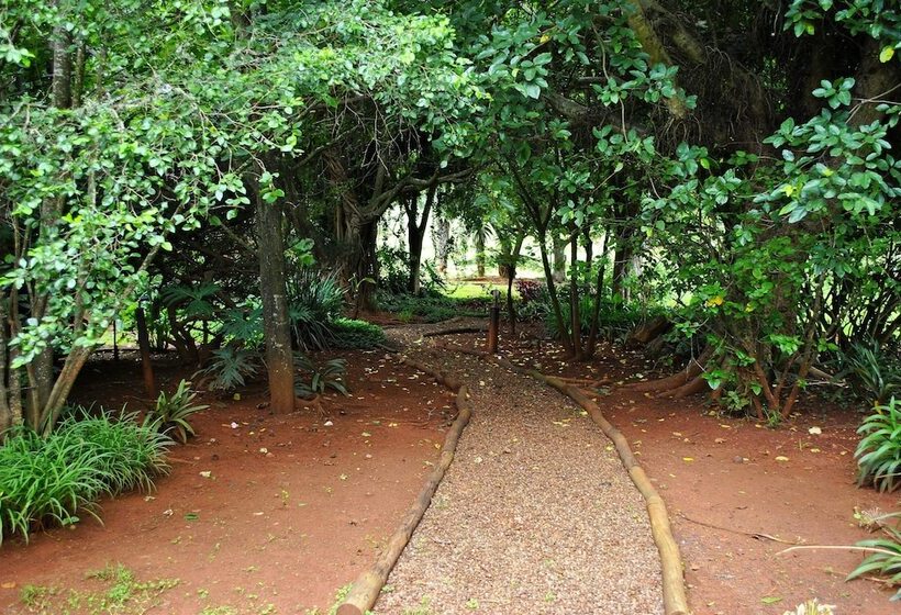 مبيت وإفطار Mount Azimbo Lodge