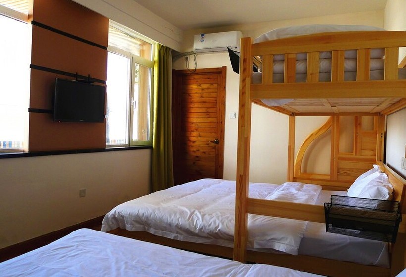 Black Tent Youth Hostel