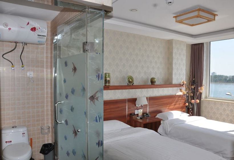 Black Tent Youth Hostel