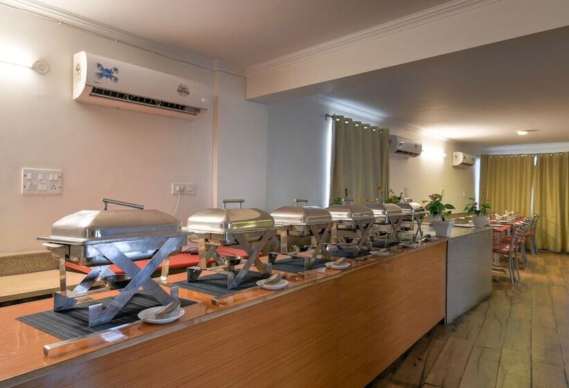 Capital O 16970 Hotel Mahal