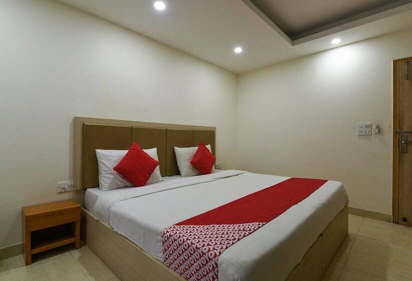 Capital O 16970 Hotel Mahal