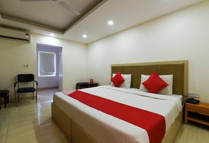 Capital O 16970 Hotel Mahal