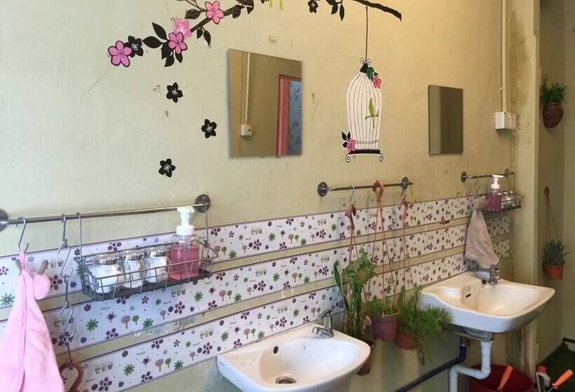 Cookoobird Home Hostel