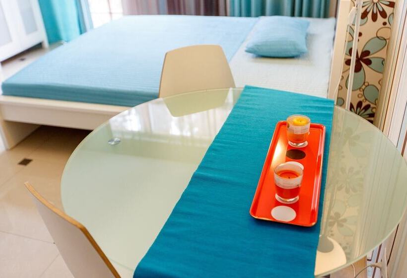 هتل Amosov S House