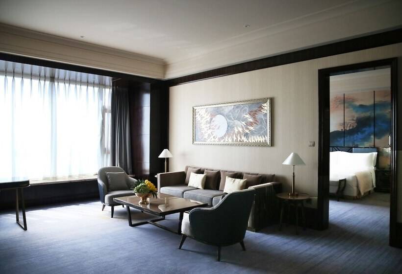 Отель Chateau Star River Qingdao