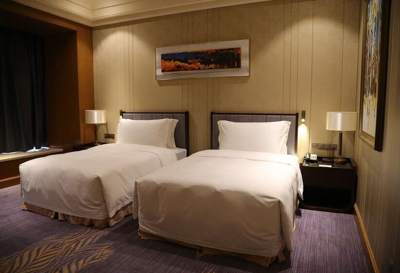 Отель Chateau Star River Qingdao