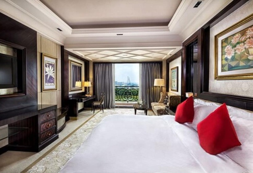 Отель Chateau Star River Qingdao