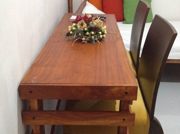 בית מלון כפרי Cinnamon Airport Residencies