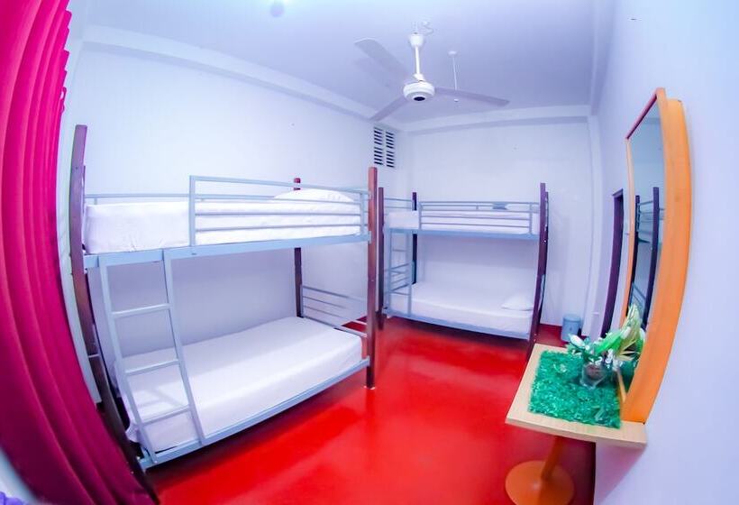 בית מלון כפרי Cinnamon Airport Residencies