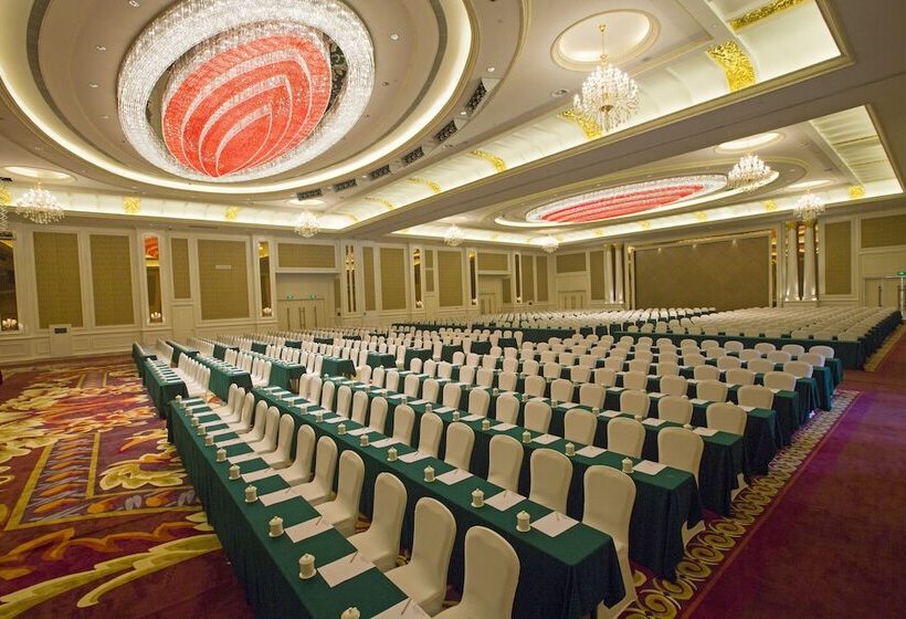 Отель Country Garden Phoenix Suiet