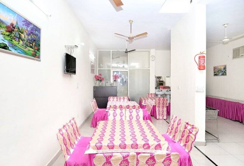 Отель Gaurav Residency By Oyo