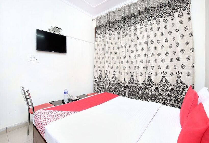 Отель Gaurav Residency By Oyo