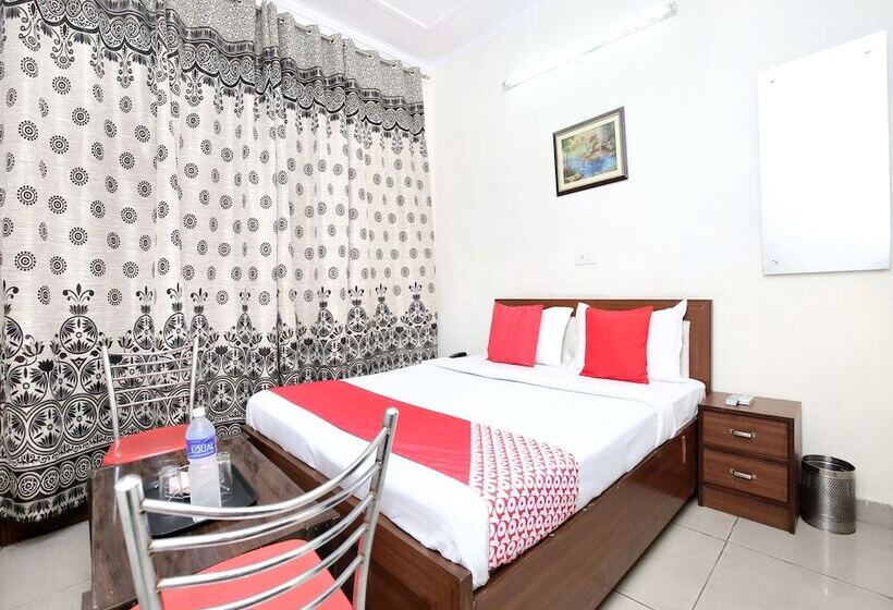 Отель Gaurav Residency By Oyo