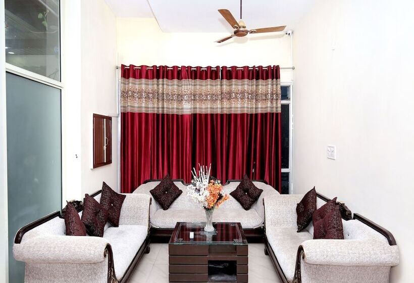 Отель Gaurav Residency By Oyo