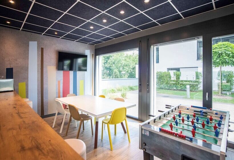 בית מלון כפרי Ibis Budget Fribourg