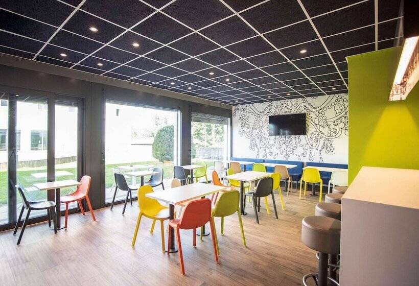 בית מלון כפרי Ibis Budget Fribourg