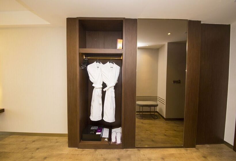 هتل Mercure Harbin Songbei