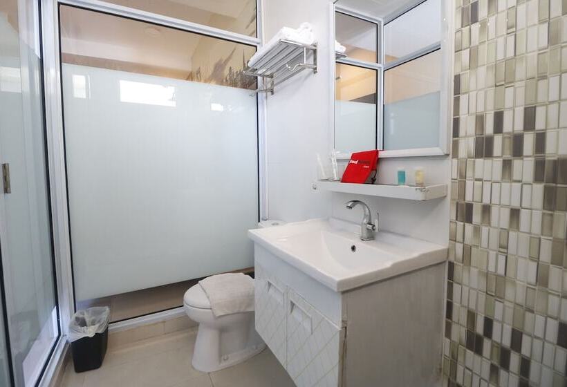 Отель Reddoorz Plus @ Tanjung Uncang Batam