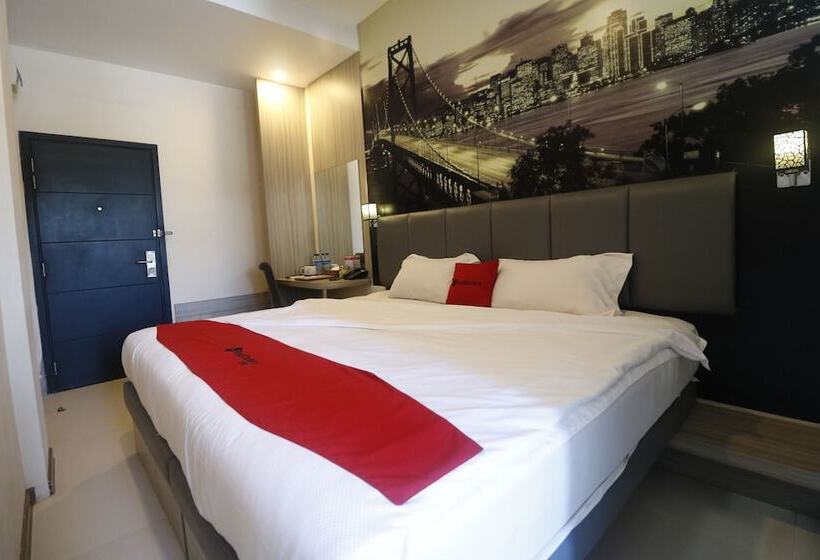 Отель Reddoorz Plus @ Tanjung Uncang Batam
