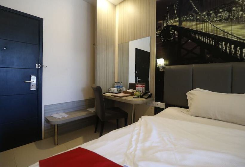 Отель Reddoorz Plus @ Tanjung Uncang Batam