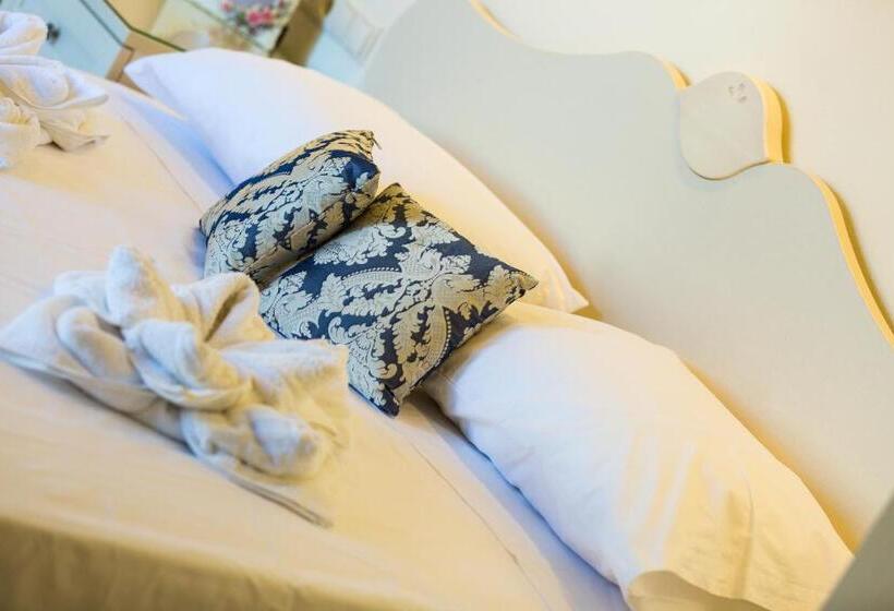 Hotel Polyxenia Suites