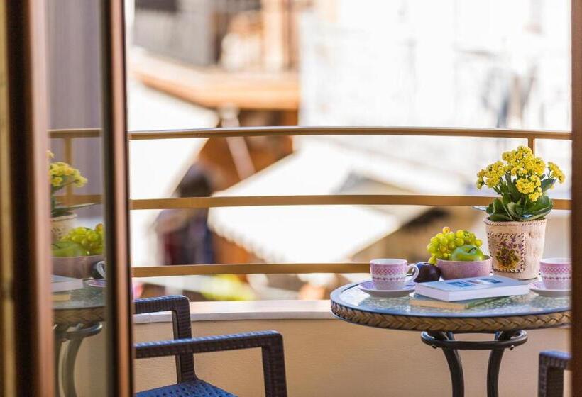 Hotel Polyxenia Suites