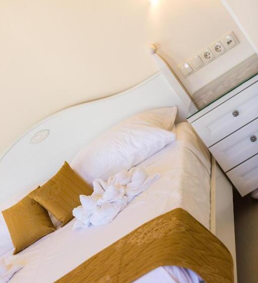 Hotel Polyxenia Suites