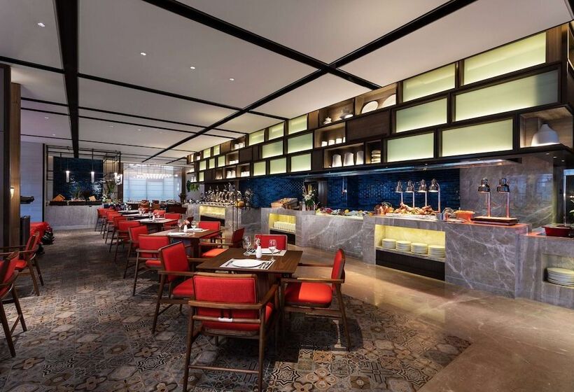 Отель Ramada Plaza Wyndham Xiangyang Xiangzhou