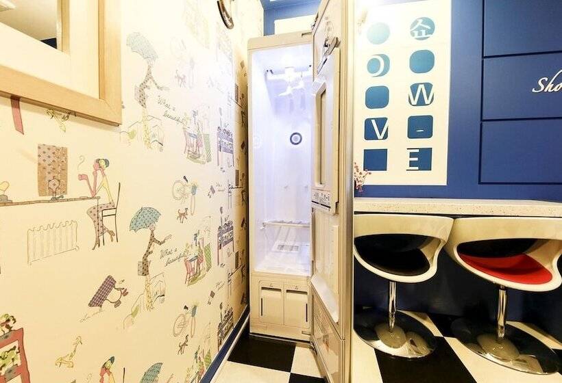 בית מלון כפרי Show