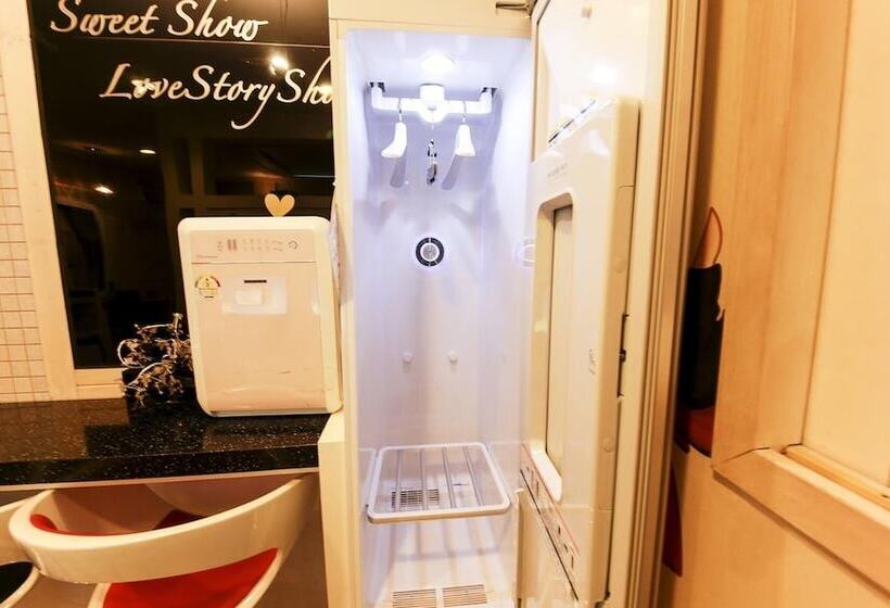 בית מלון כפרי Show