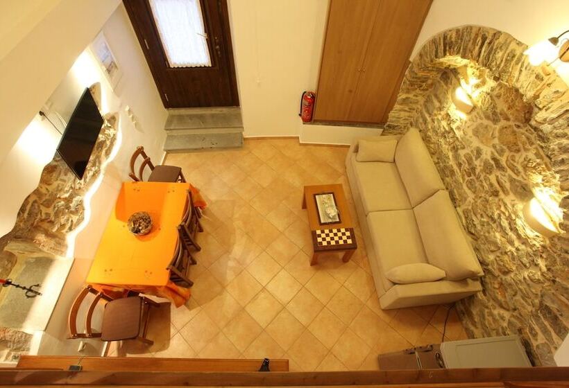 هتل Stoes Traditional Suites