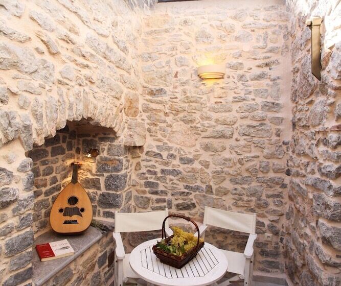 هتل Stoes Traditional Suites