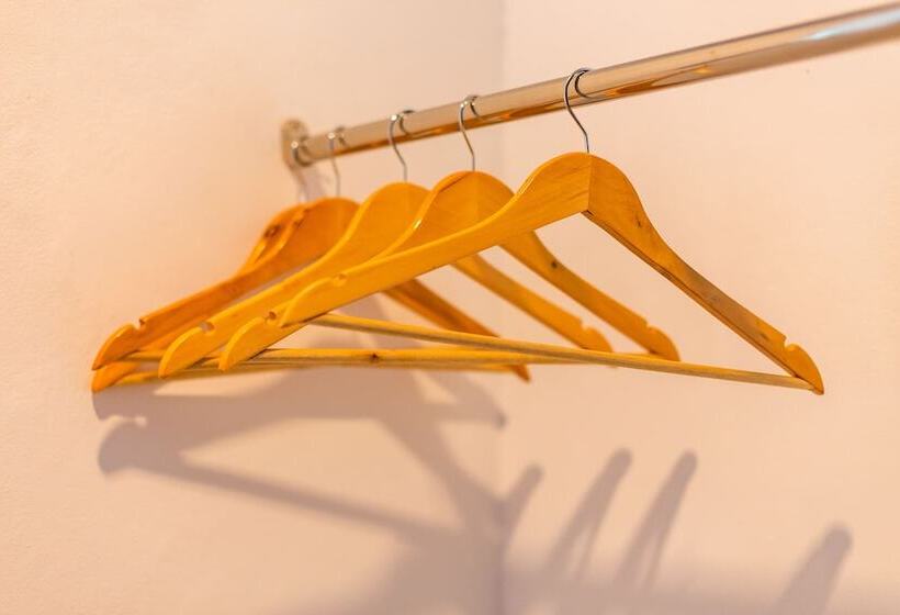 فندق The Seaton House Phuket