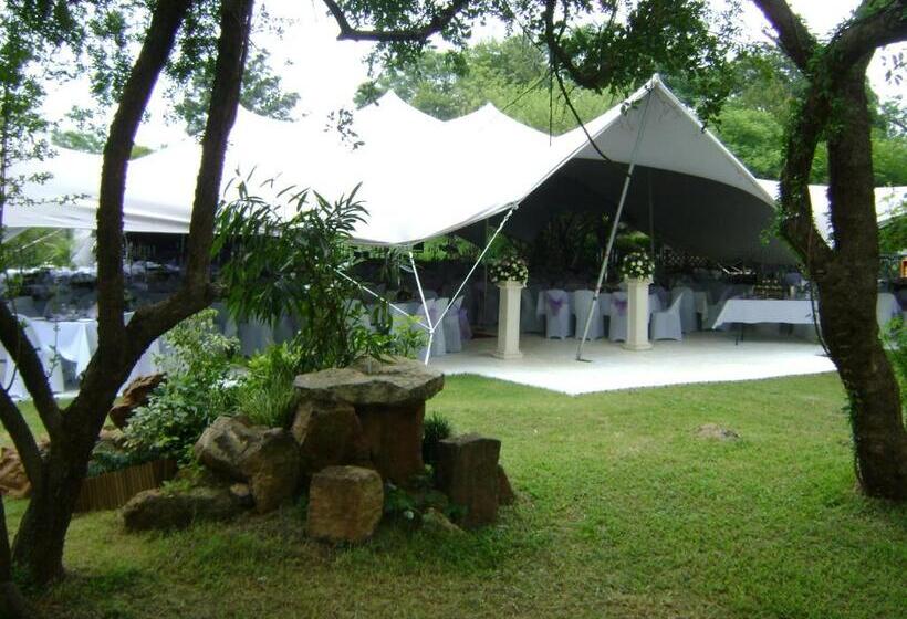 Lalapanzi Hotel & Conference Centre