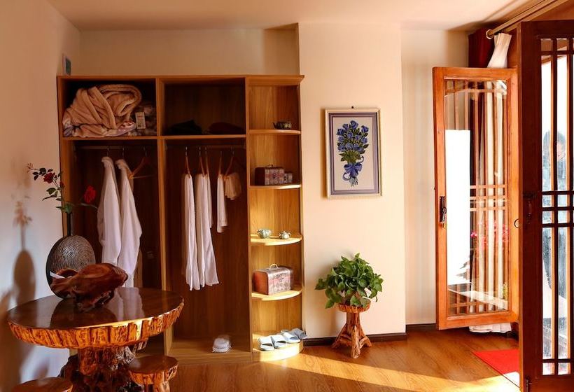 Ling Jing Boutiqu Inn