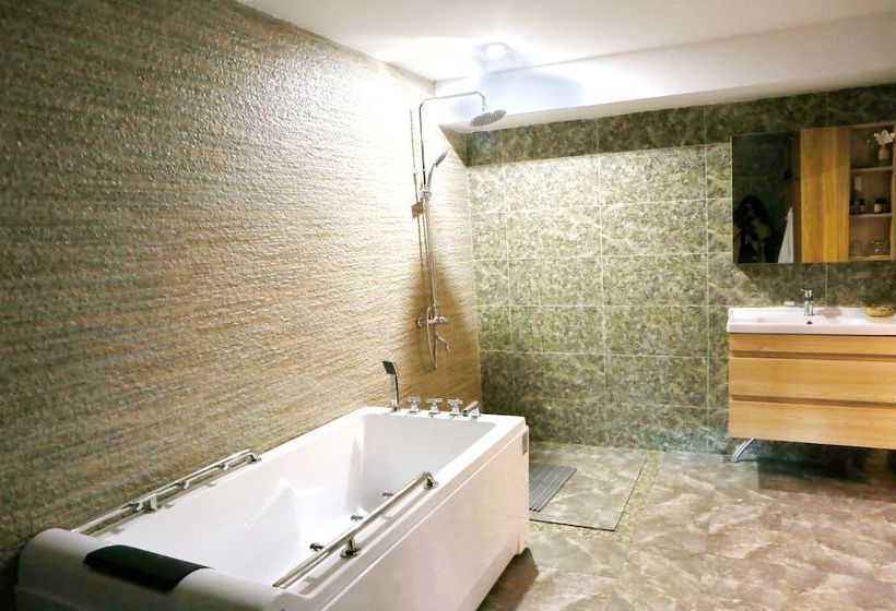 Ling Jing Boutiqu Inn