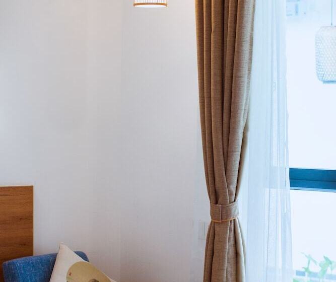 Listening To The Rain Hall Inn