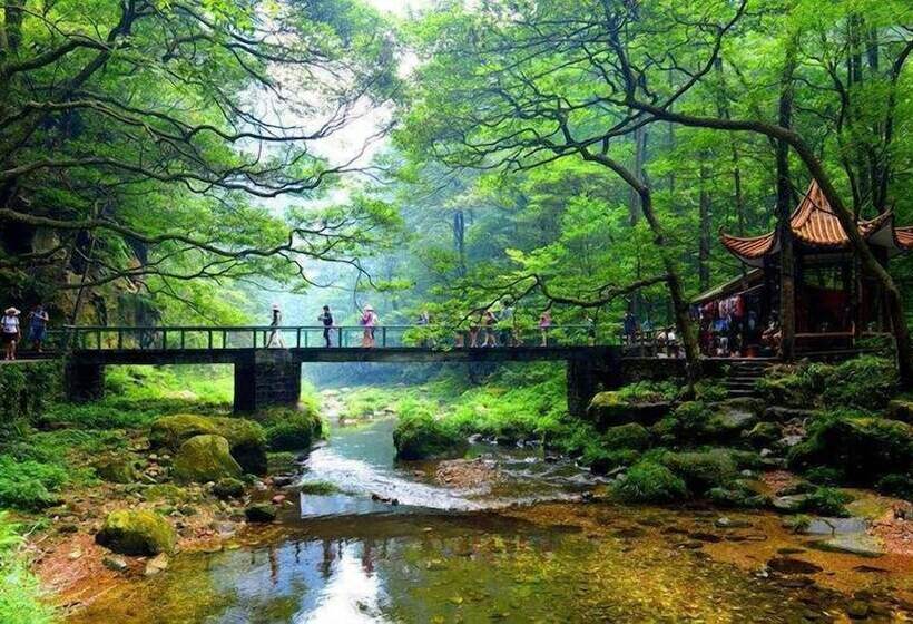 Listening To The Rain Hall Inn