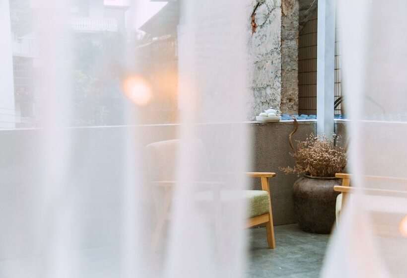 Listening To The Rain Hall Inn