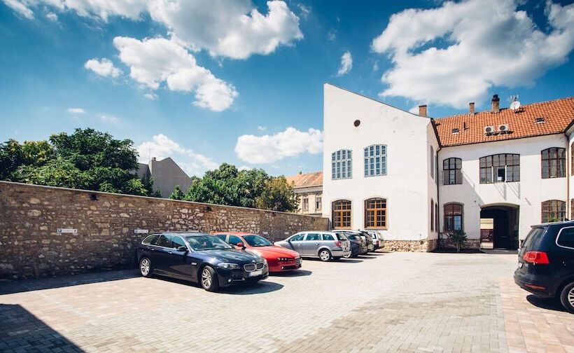 膳宿费 Adele Apartments