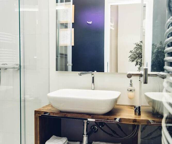 膳宿费 Adele Apartments