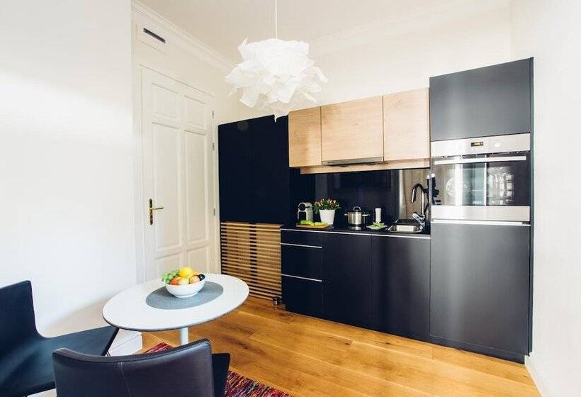 膳宿费 Adele Apartments