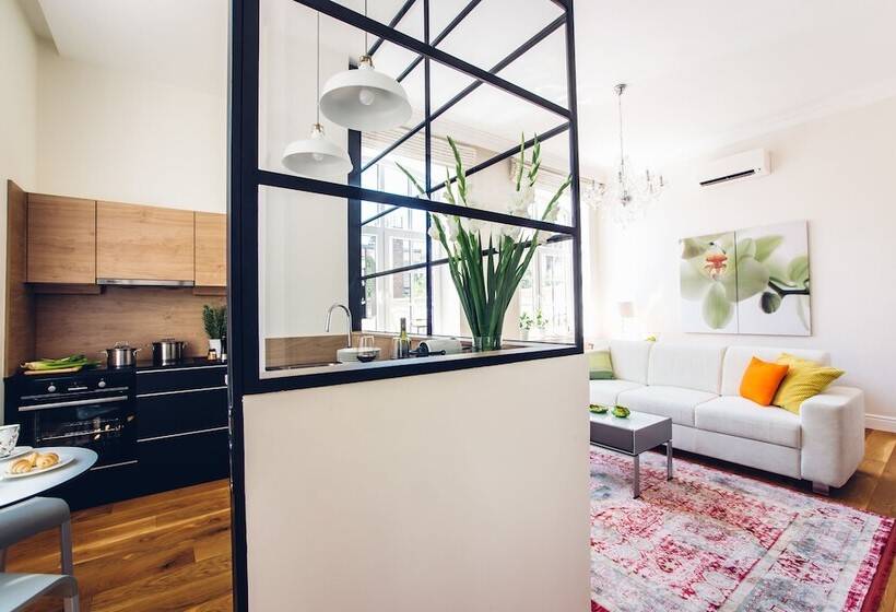 膳宿费 Adele Apartments