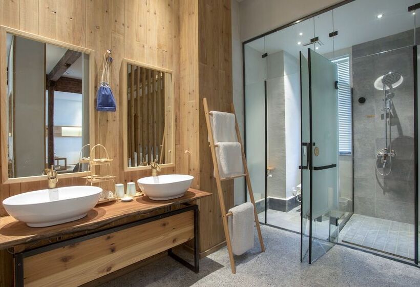 بنسيون Old Street Moye Inn